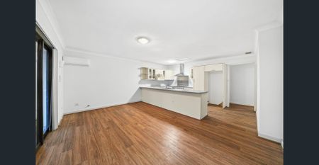 Large 4 Bedroom Family Home - Photo 4