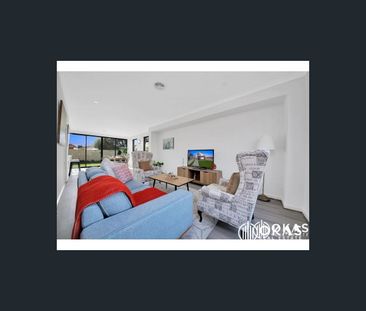 10/6 Blake Court, Truganina, Vic 3029 - Photo 4