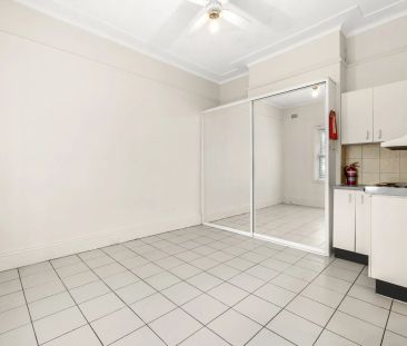 Well-maintained studio in a convenient location - Photo 5