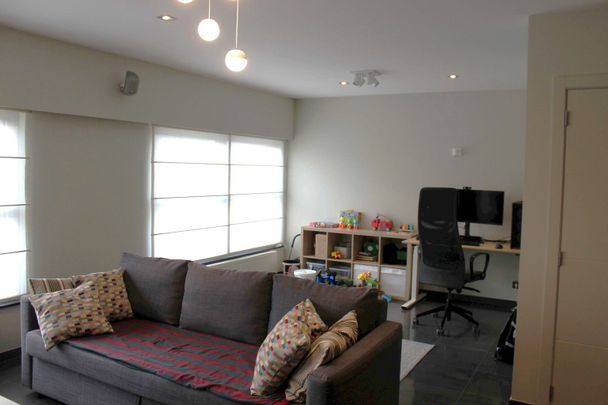 Eéngezinswoning met mooie, aangelegde tuin - Foto 1