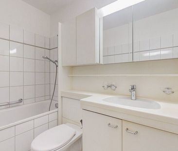 Charming 2.5-room apartment in Dietlikon - Photo 2