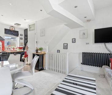 2 bedroom maisonette to rent - Photo 2
