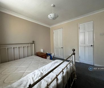 2 bedroom semi-detached house to rent - Photo 6