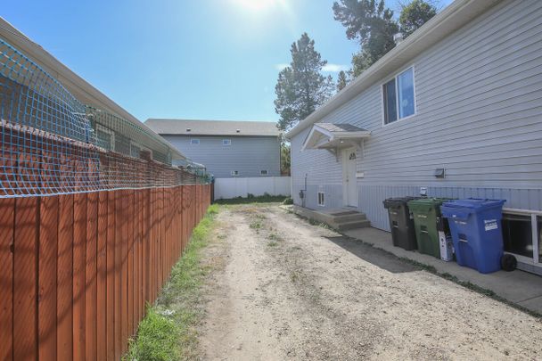 Rent-A-Room in this Roomy 8 Bed Home! Based On Double Occupancy. - Photo 1