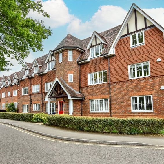 Oakfield Close, Amersham, Buckinghamshire,HP6 - Photo 1