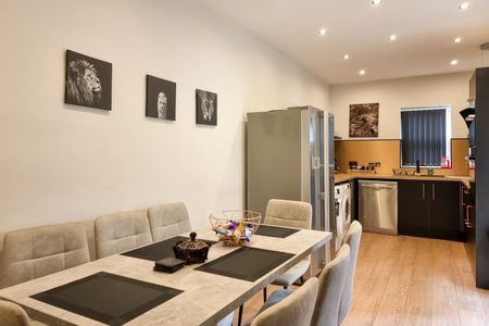 Room in a Shared House, Clarence Road, M13 - Photo 4