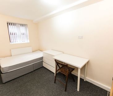 Kelso Heights, Hyde Park, Leeds - Photo 5