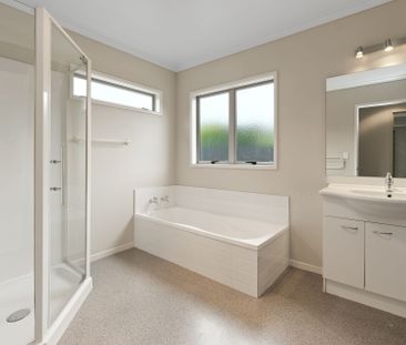 Effortless Living For Rent - Photo 3