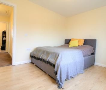 Brookfield Close, Weston Rhyn, Oswestry, SY10 - Photo 3