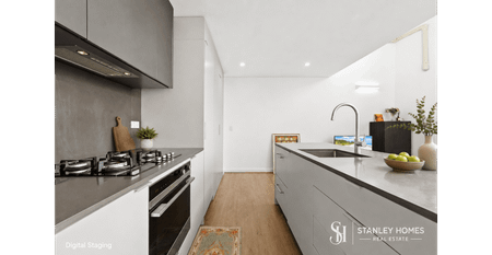North-Facing Split-Level Penthouse in Prime Epping Location - Photo 4