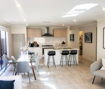Spacious Family Home in a Convenient Location! - Photo 4