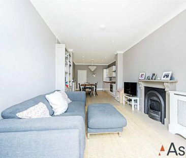 3 bedroom flat to rent - Photo 2