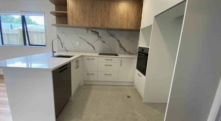 Brand New Townhouse - Pakuranga Heights - Photo 4