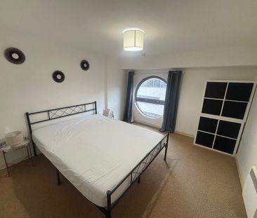 Paramount, Swindon, Beckhampton Street - Photo 2