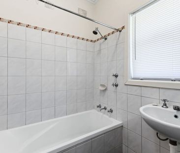 Charming home with style and comfort designed for modern living. - Photo 6