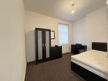 5 bedroom terraced house to rent - Photo 3