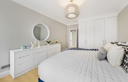 Stafford Court, W8, London - Photo 3