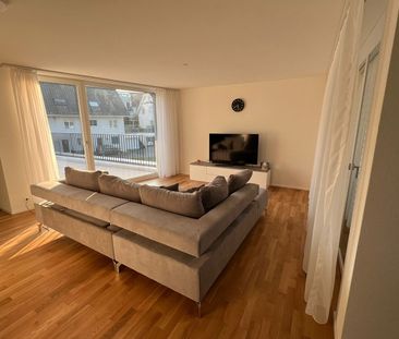 Exklusive 4.5-Zimmer-Attikawohnung mit grosszügiger Terrasse in ruh... - Foto 1