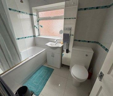 3 bedroom semi-detached house to rent - Photo 6