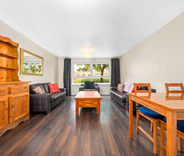 3 bedroom flat to rent - Photo 5