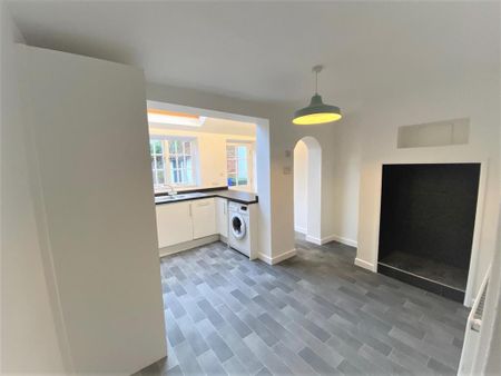 2 bedroom cottage to rent - Photo 2