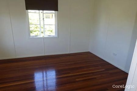 22 Main Rd, Wellington Point QLD 4160 - House For Rent | Domain - Photo 5