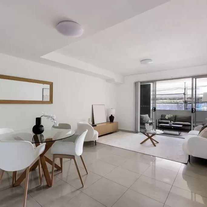 Split level apartment with generous proportions - Photo 1