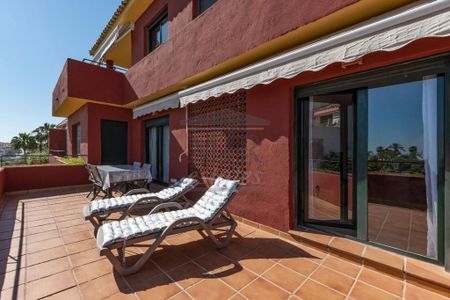 2 bedroom luxury Flat for rent in Estepona, Spain - Photo 4