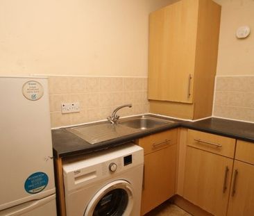 Hamiltonhill Gardens, Glasgow, G22 - Photo 2