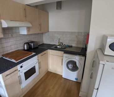 1 bedroom flat to rent - Photo 6