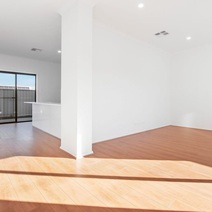 Spacious townhouse in Magill - Photo 1