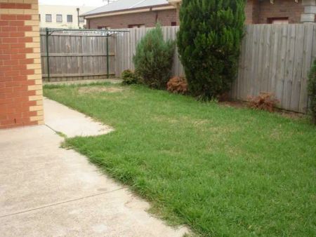 1/1 Fontain Court, Werribee VIC 3030 - Photo 2
