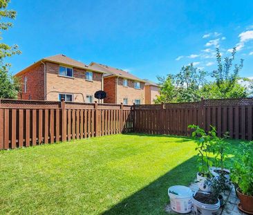 For Lease - 211 Red Maple Road, Richmond Hill, Ontario - Photo 1