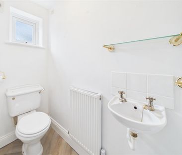 3 bedroom Detached house to rent - Photo 5