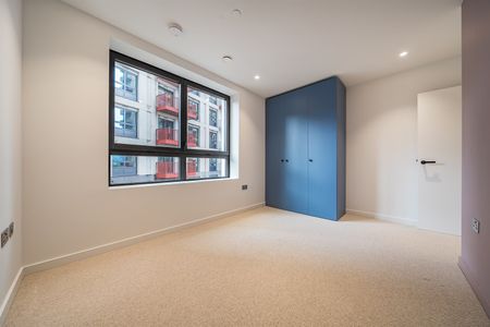 Available from 12/11/2025 - 1 Bed Apartment, Furnished - Photo 2