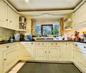 4 bedroom detached house to rent - Photo 6