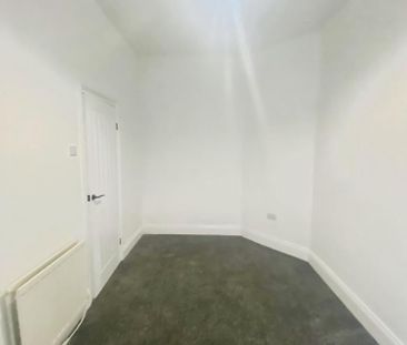 2 bedroom ground floor flat to rent - Photo 6