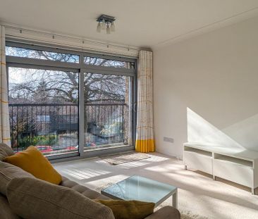 2 bedroom flat to rent - Photo 2