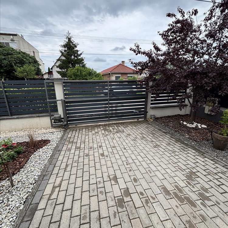 Kiadó újszerű állapotú ház - Debrecen - Fotó 1