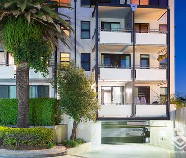 Peaceful, Convenient Living in the Heart of Teneriffe - Photo 2