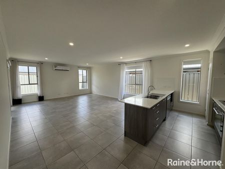 12 Tree Top Avenue, Munno Para West, SA 5115 - Photo 4