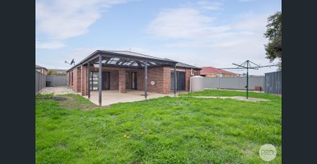 33 Clifton Street, Delacombe, Vic 3356 - Photo 4