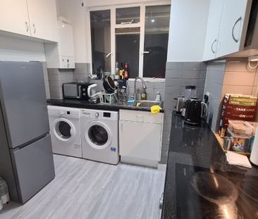 Room in a Shared Flat, Caernarvon House, W2 - Photo 4