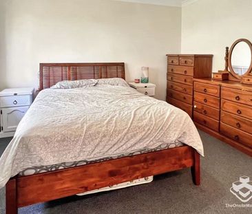 Stunning 3BED Townhouseate Close to Everything! - Photo 4