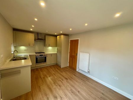 3 bedroom terraced house to rent - Photo 3