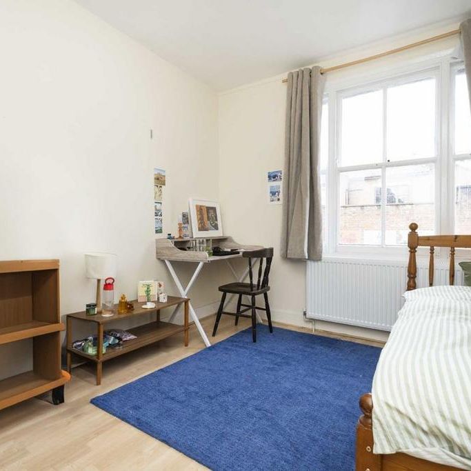 3 bedroom flat to rent - Photo 1