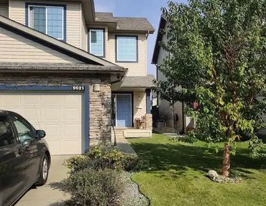 3 Bedrooms Duplex House in South Terwillegar for Rent | 9021 Scott Crescent Northwest, Edmonton - Photo 1