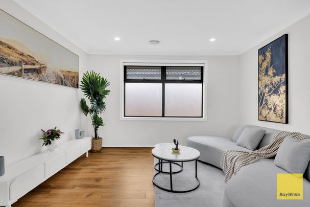 Stunning Park-Facing Retreat in Tarneit's Most Desirable Community! - Photo 1