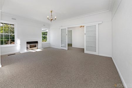 For Lease – Light-Filled Family Home in a Leafy Beaumaris Pocket - Photo 3