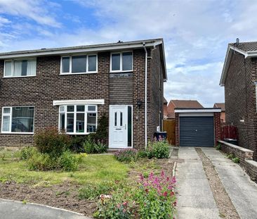 3 bedroom semi-detached house to rent - Photo 3
